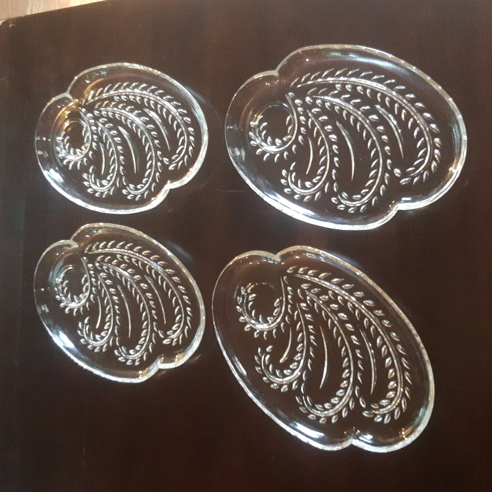 Set of 4 Glass Serving Desert Plates